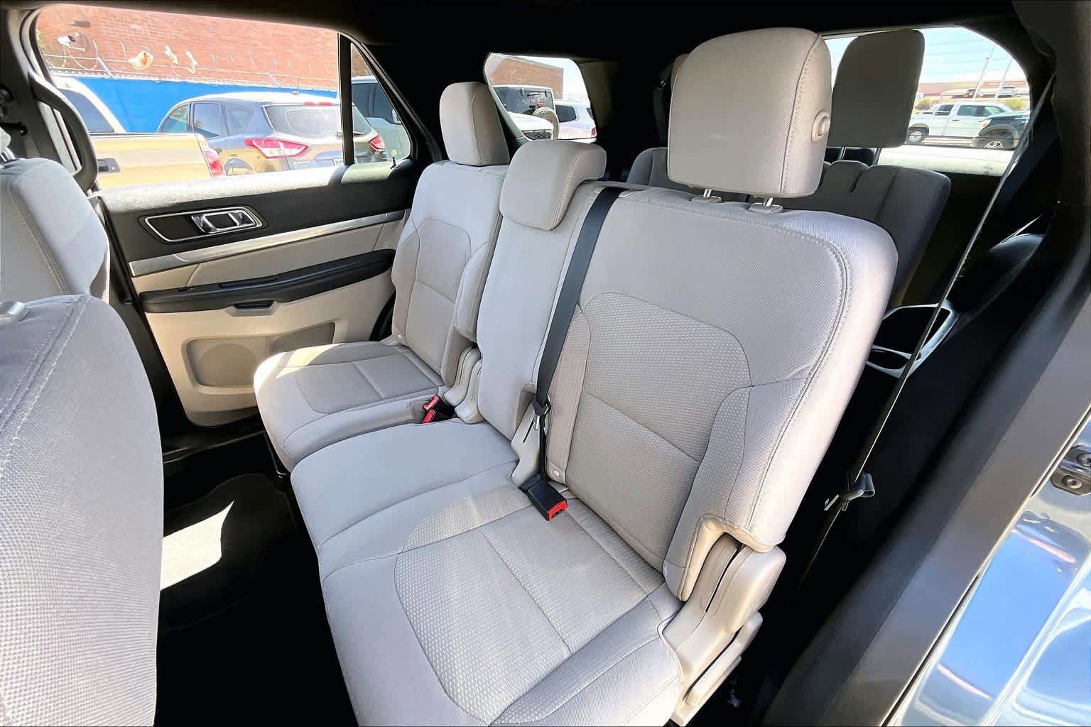 Used 2019 Ford Explorer XLT w/ Equipment Group 201A FWD image 19