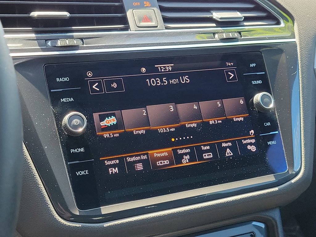 Used 2023 Volkswagen Tiguan SE R-Line image 22