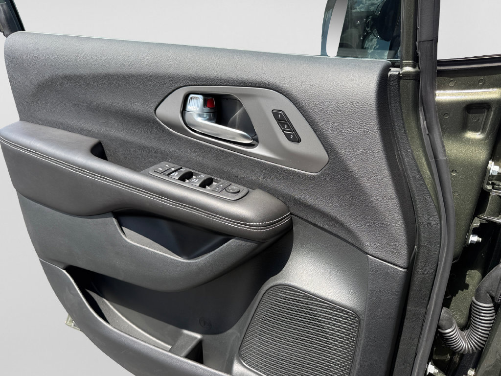 New 2027 Chrysler Pacifica Limited AWD/4WD image 27