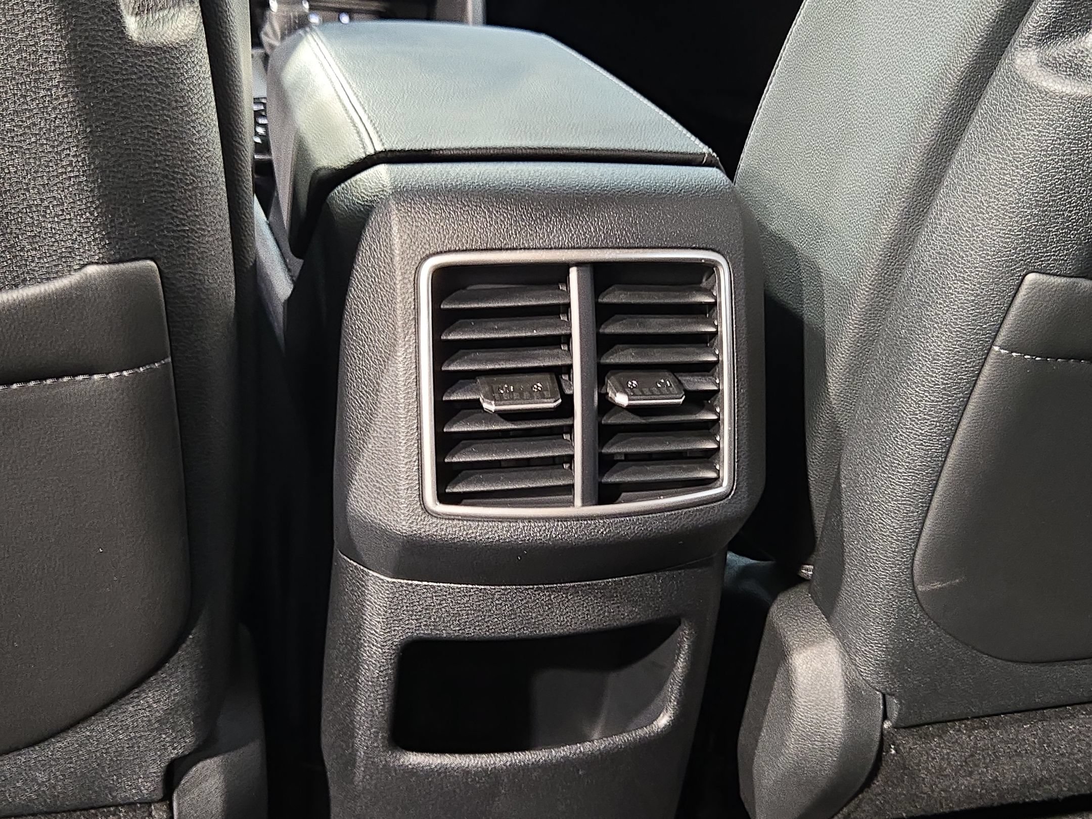 Used 2025 Kia Sportage EX FWD image 36