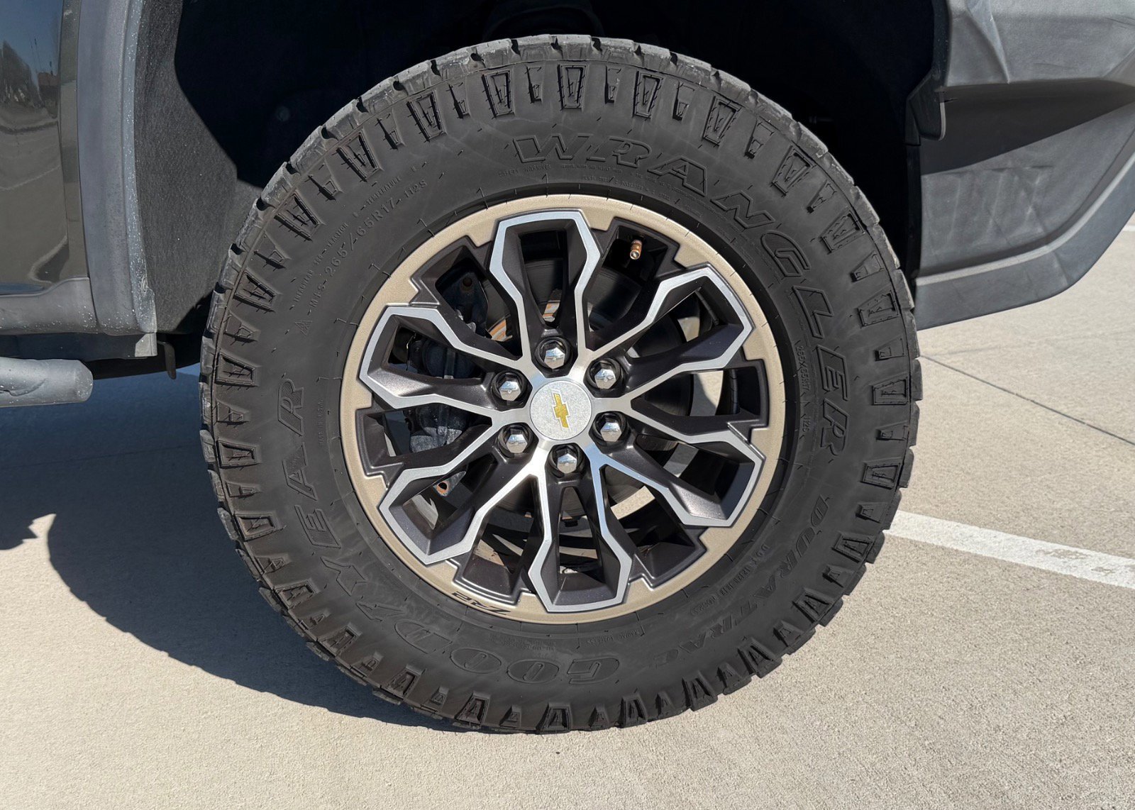 Used 2018 Chevrolet Colorado ZR2 image 14