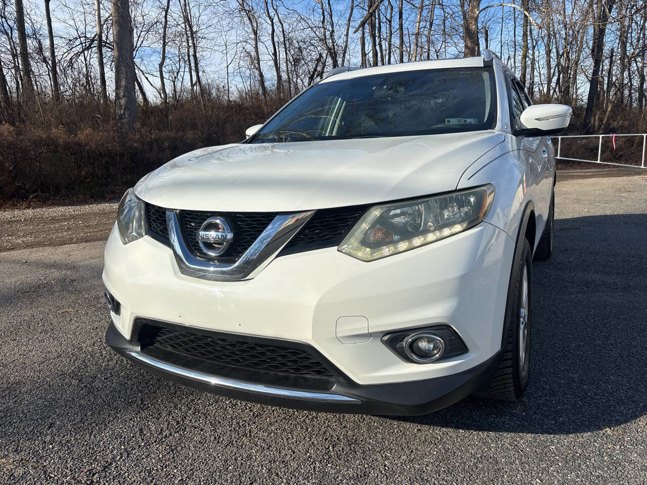 Used 2015 Nissan Rogue SV w/ SV Moonroof Package image 5