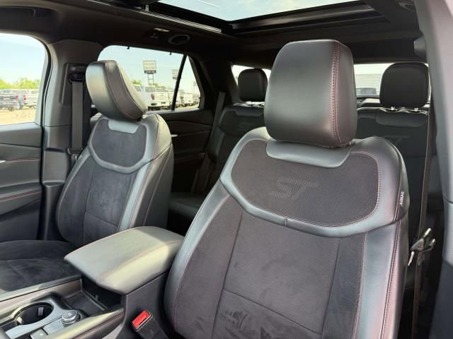 Used 2025 Ford Explorer ST AWD/4WD image 13