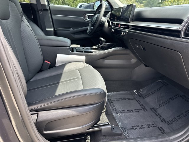 Certified 2024 Kia Sorento S w/ Panoramic Sunroof Package FWD image 16