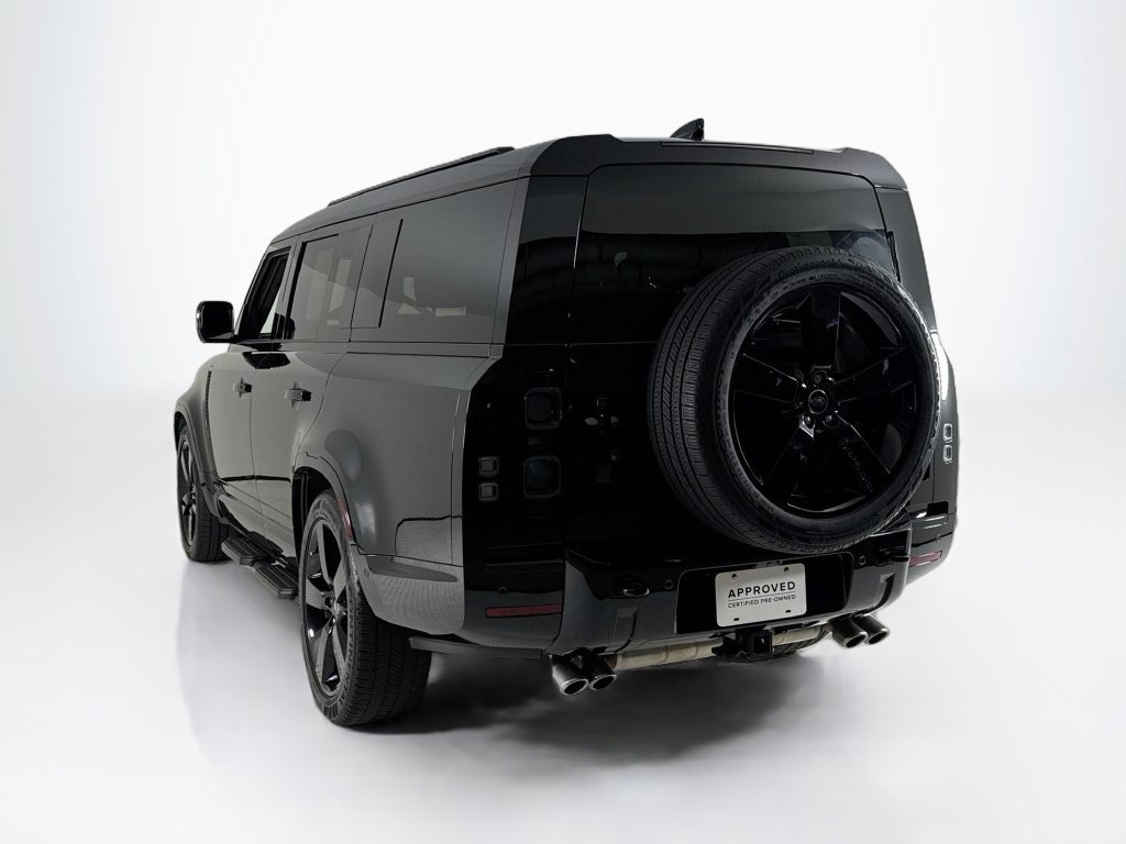 Used 2025 Land Rover Defender 130 V8 AWD/4WD image 3