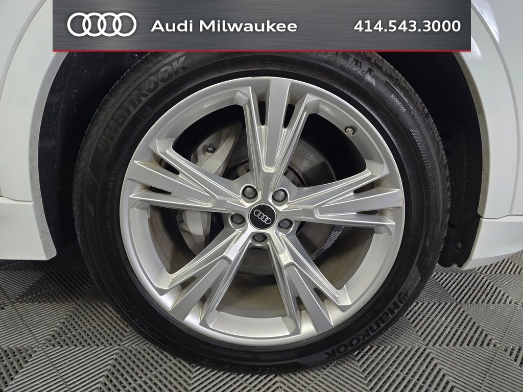 Used 2023 Audi Q8 Premium w/ Convenience Package AWD/4WD image 2