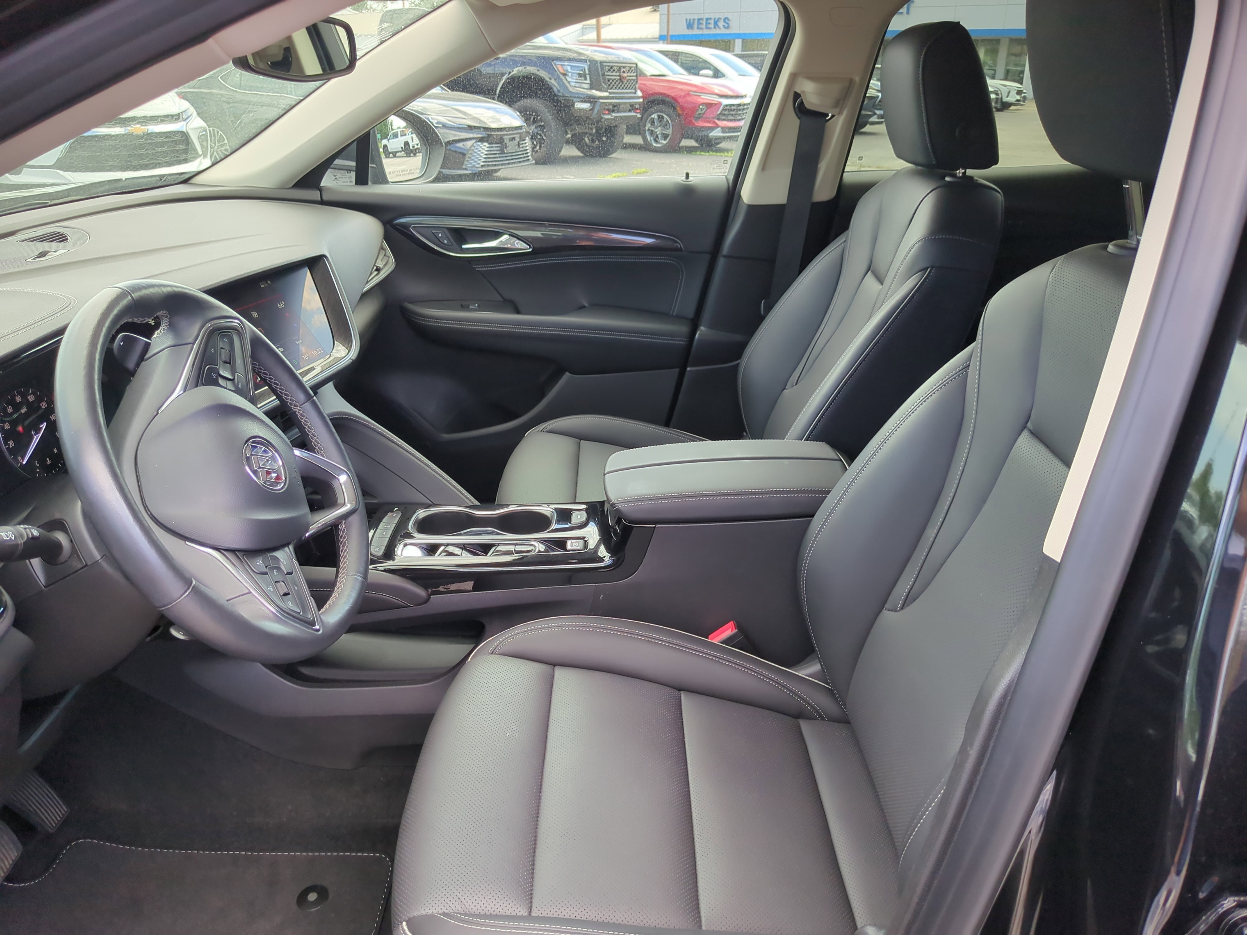 Used 2022 Buick Envision Essence w/ Safety Package image 8