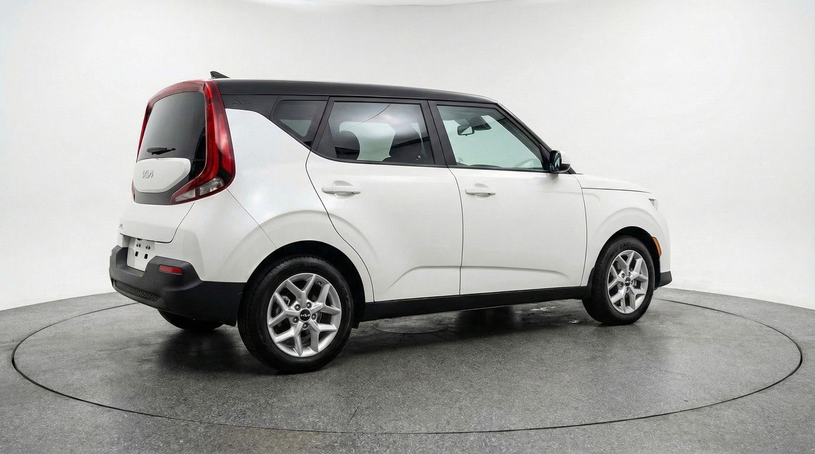 Used 2025 Kia Soul LX w/ LX Technology Package FWD image 9