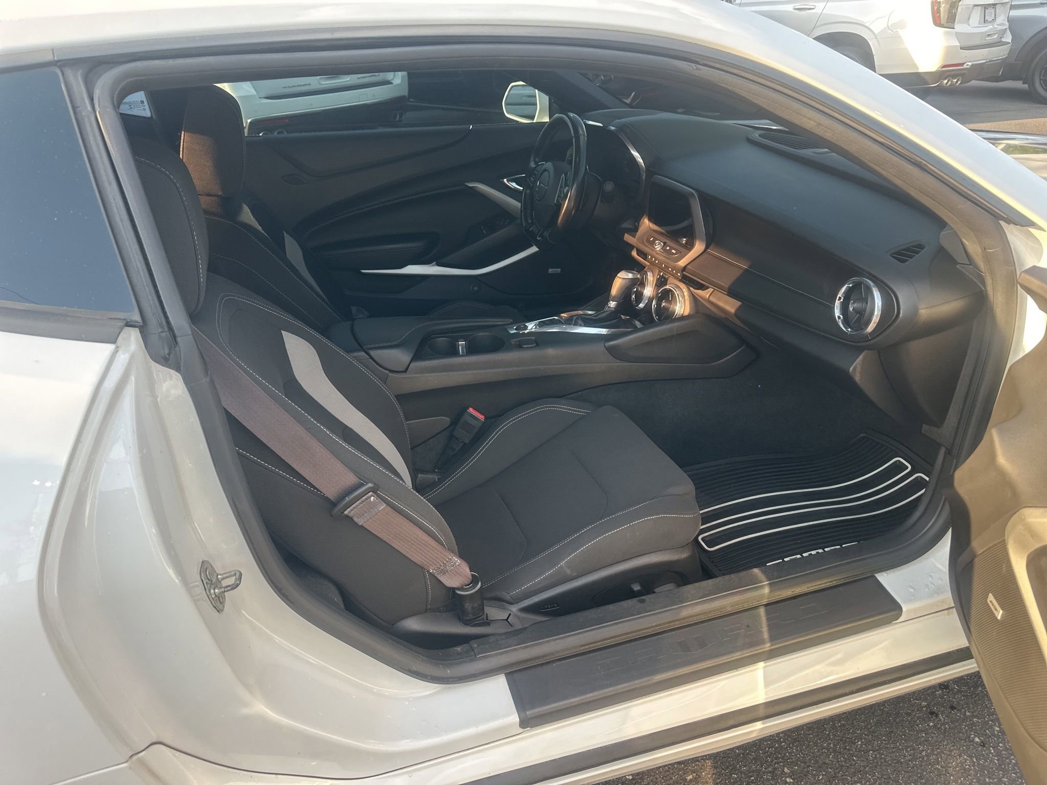 Used 2017 Chevrolet Camaro LT w/ Technology Package RWD image 11