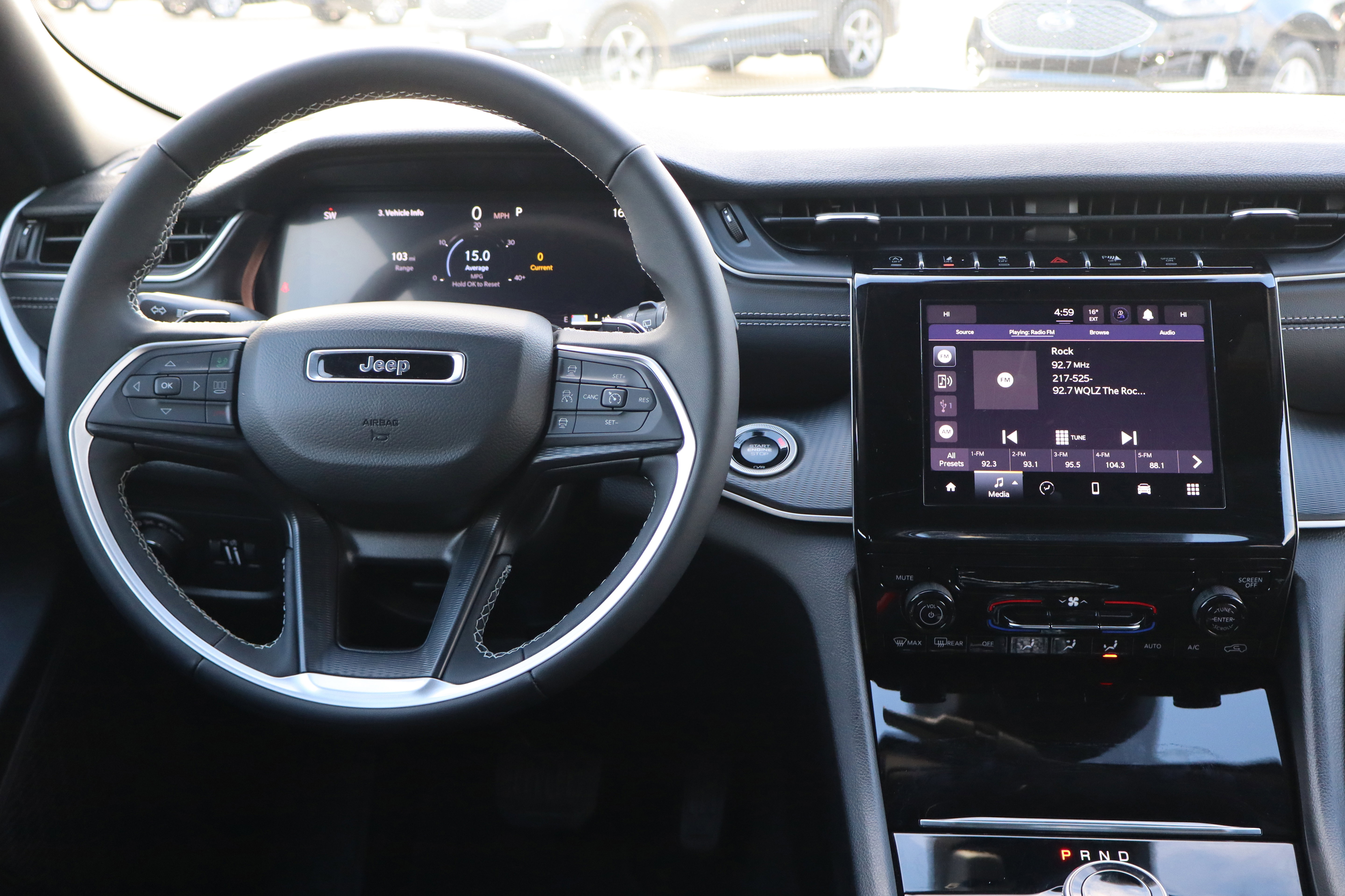 Used 2025 Jeep Grand Cherokee Laredo image 14