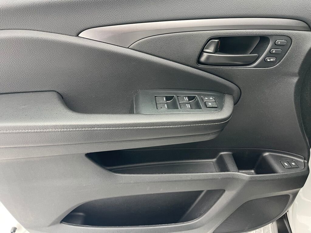 Certified 2023 Honda Passport EX-L image 6