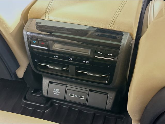 Used 2022 Acura MDX SH-AWD image 12