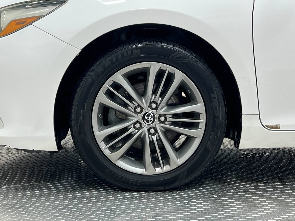 Used 2016 Toyota Camry SE FWD image 34
