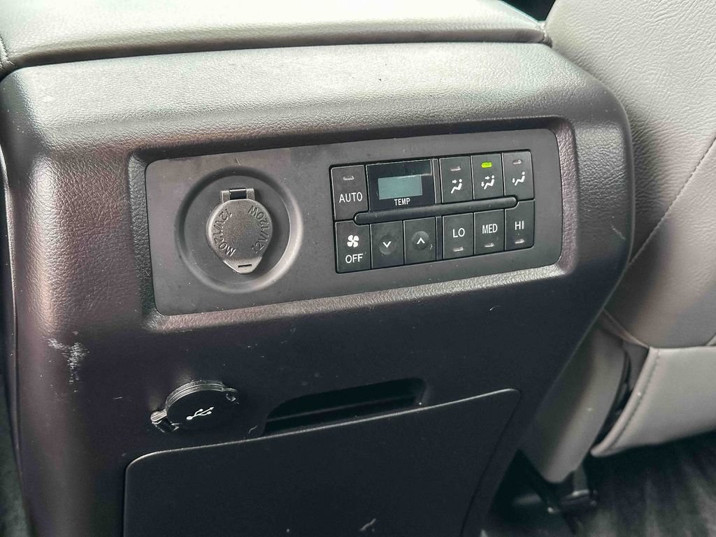 Used 2018 Toyota Sequoia Limited w/ Safety & Convenience Package RWD image 21