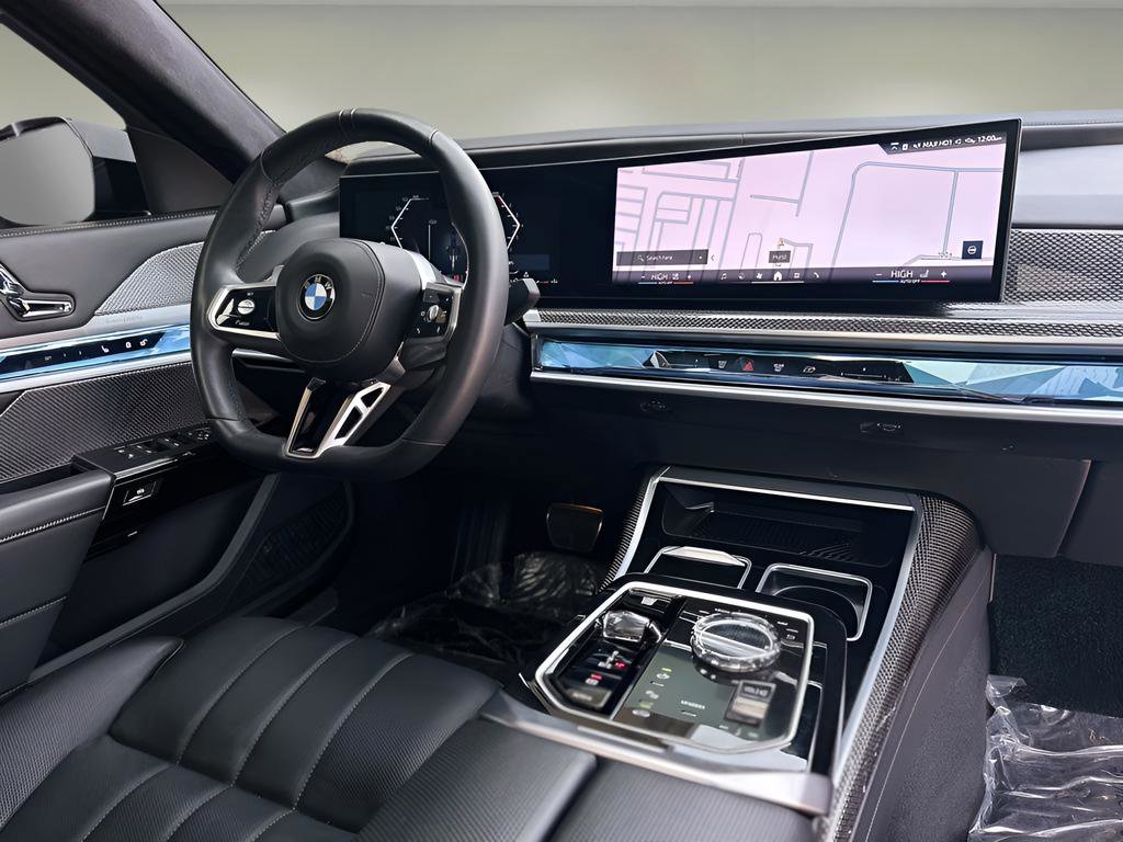 Used 2025 BMW 760i xDrive w/ Executive Package image 10