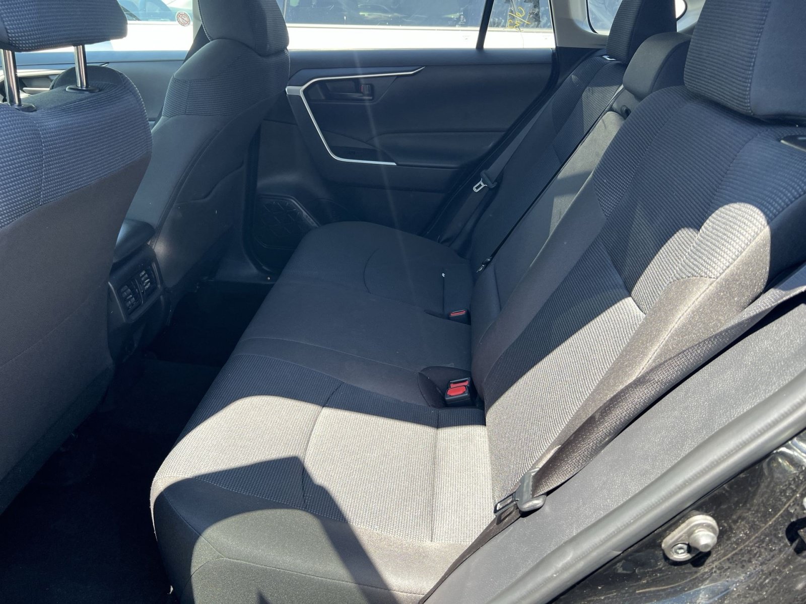 Used 2025 Toyota RAV4 LE AWD/4WD image 20