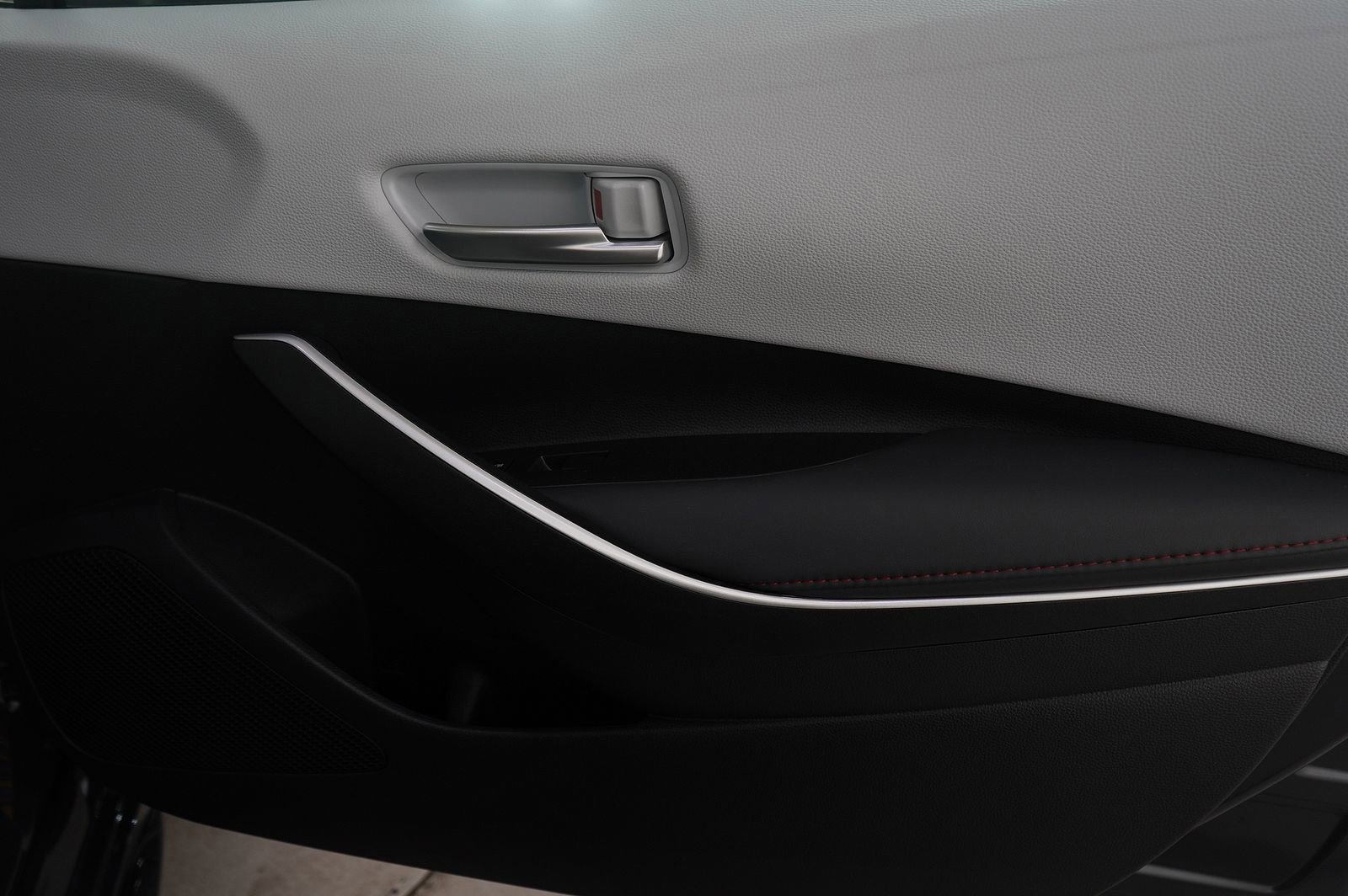 Used 2025 Toyota Corolla SE image 12