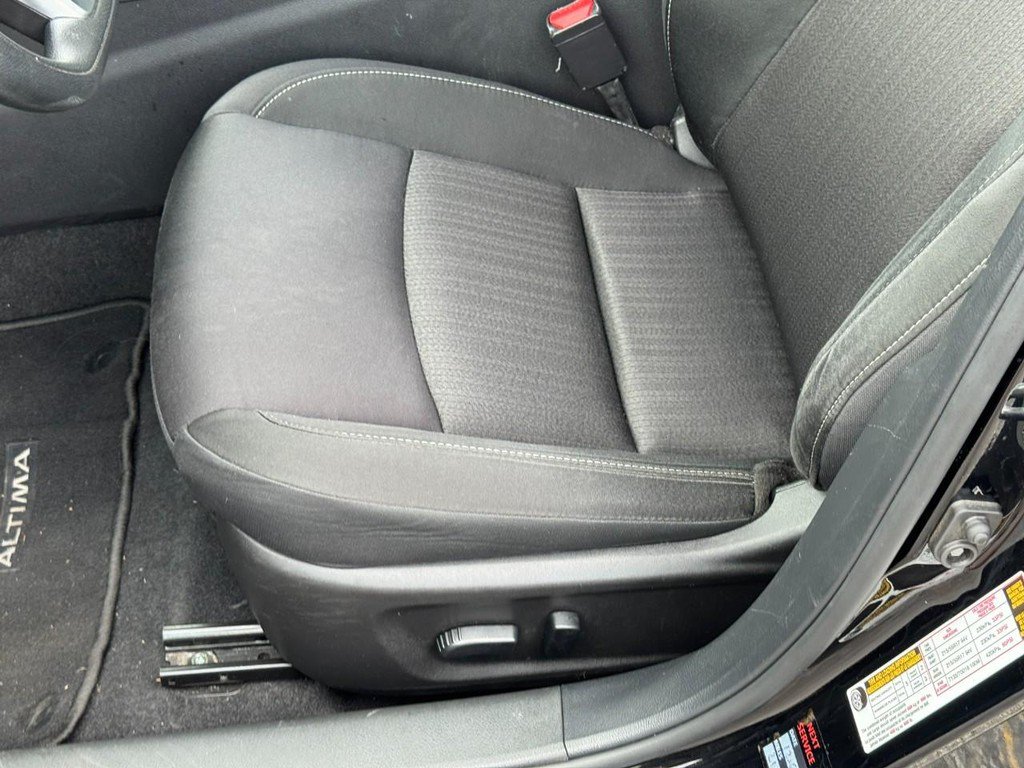 Used 2024 Nissan Altima 2.5 SV FWD image 24
