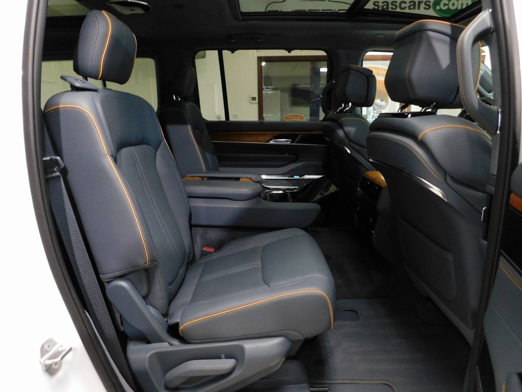 Used 2022 Jeep Grand Wagoneer Series II w/ Convenience Group III image 95