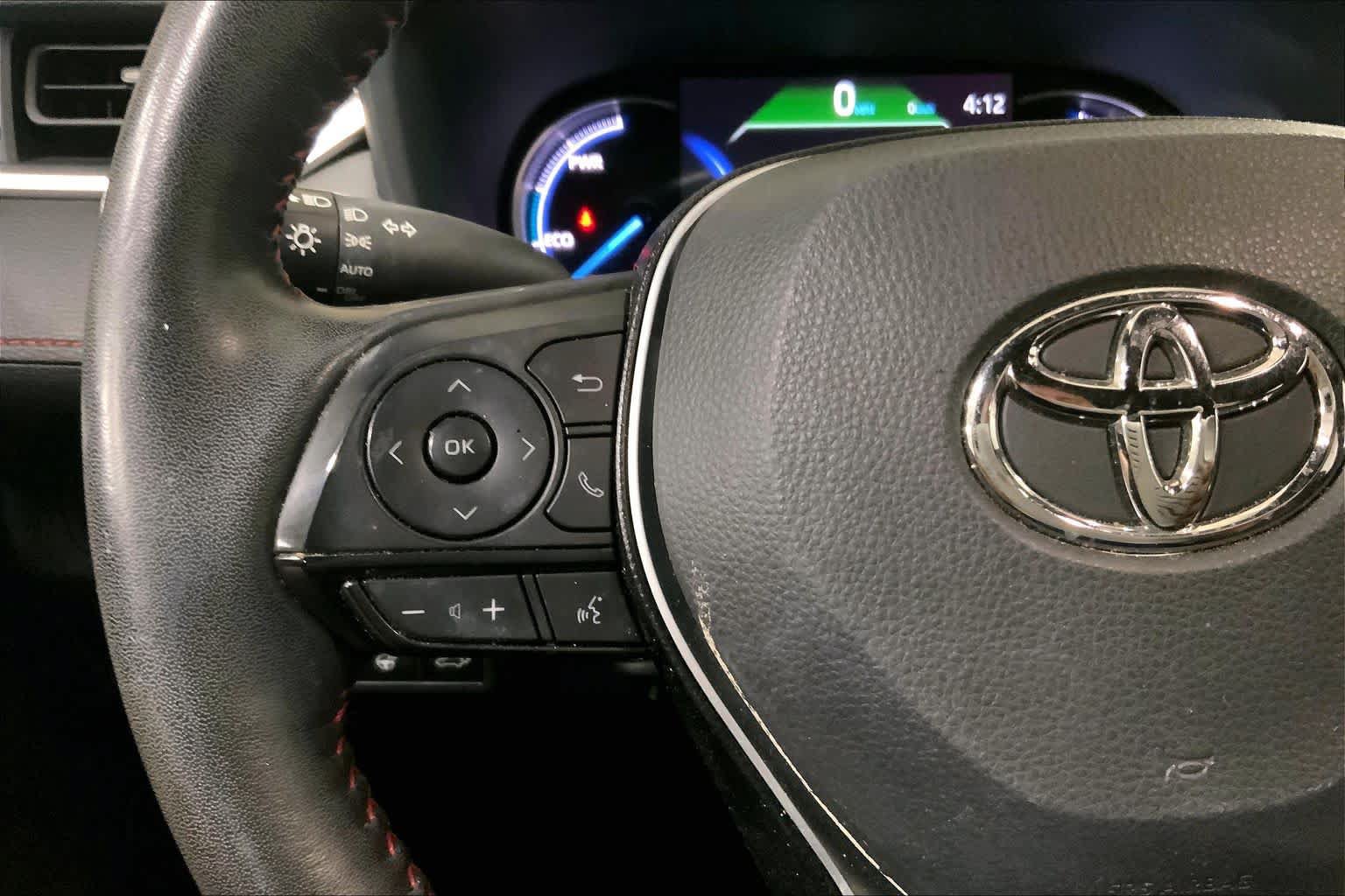 Used 2022 Toyota RAV4 SE w/ Weather & Moonroof Package AWD/4WD image 24