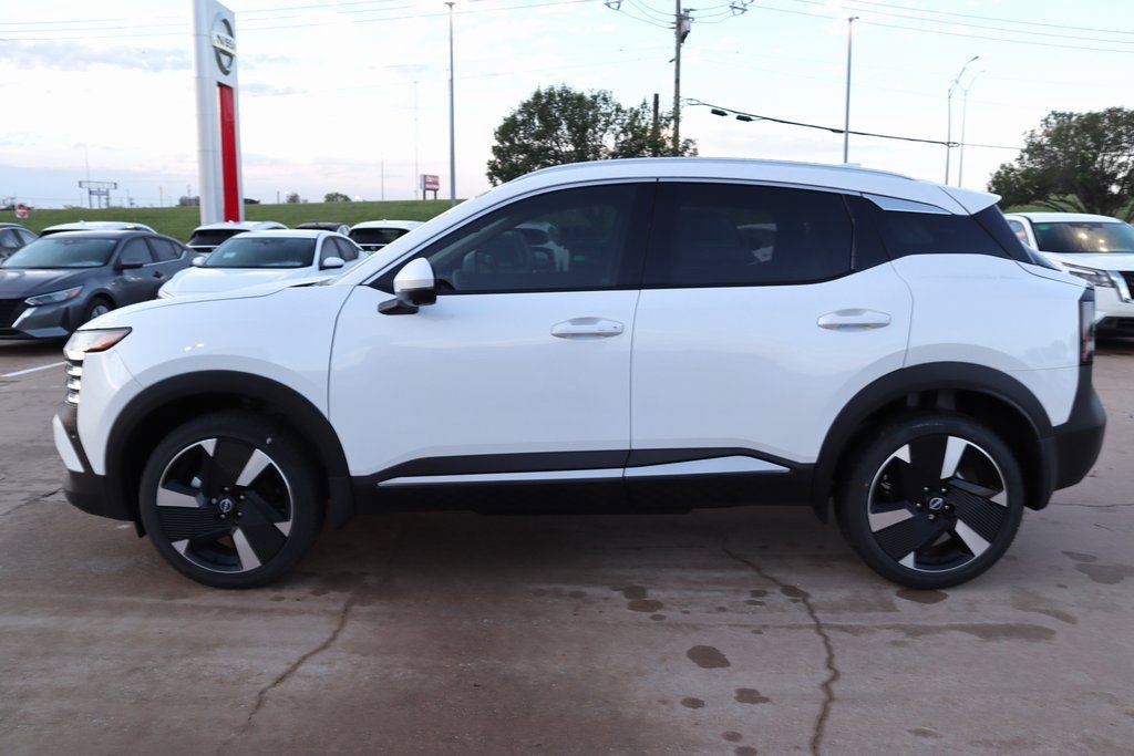 New 2025 Nissan Kicks SR image 2