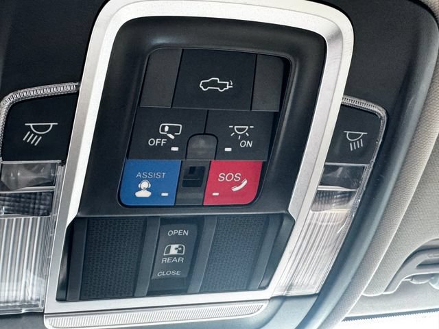 Used 2023 RAM 3500 Laramie AWD/4WD image 40