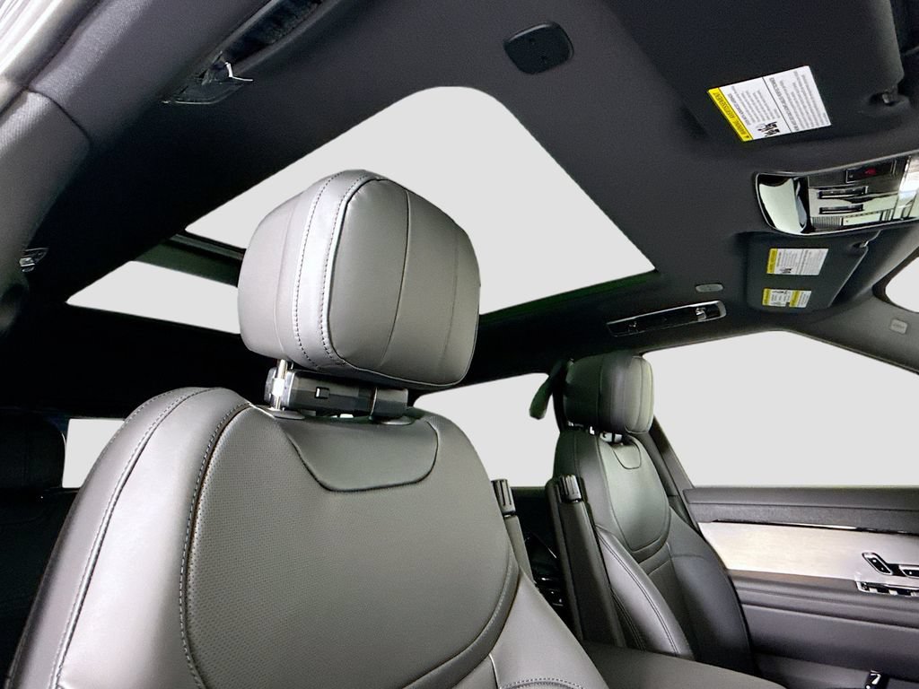 New 2026 Land Rover Range Rover Sport Dynamic SE AWD/4WD image 18