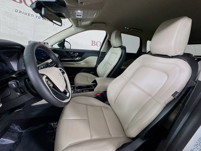 New 2026 Lincoln Corsair Premiere w/ Rear Removable Package Tray FWD image 22