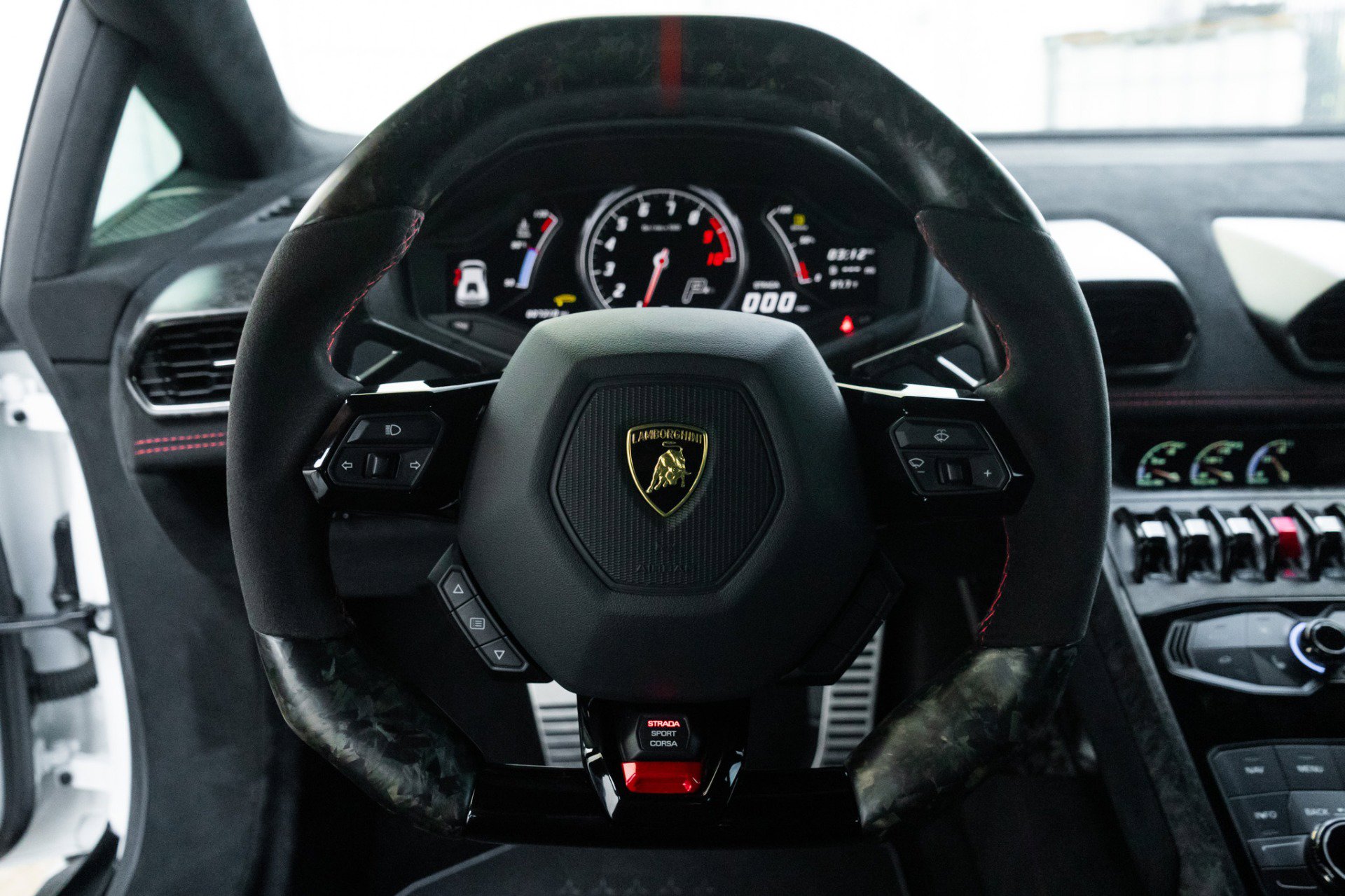 Used 2018 Lamborghini Huracan Performante image 10