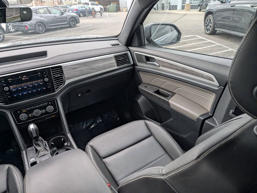 Used 2023 Volkswagen Atlas Cross Sport SE image 11
