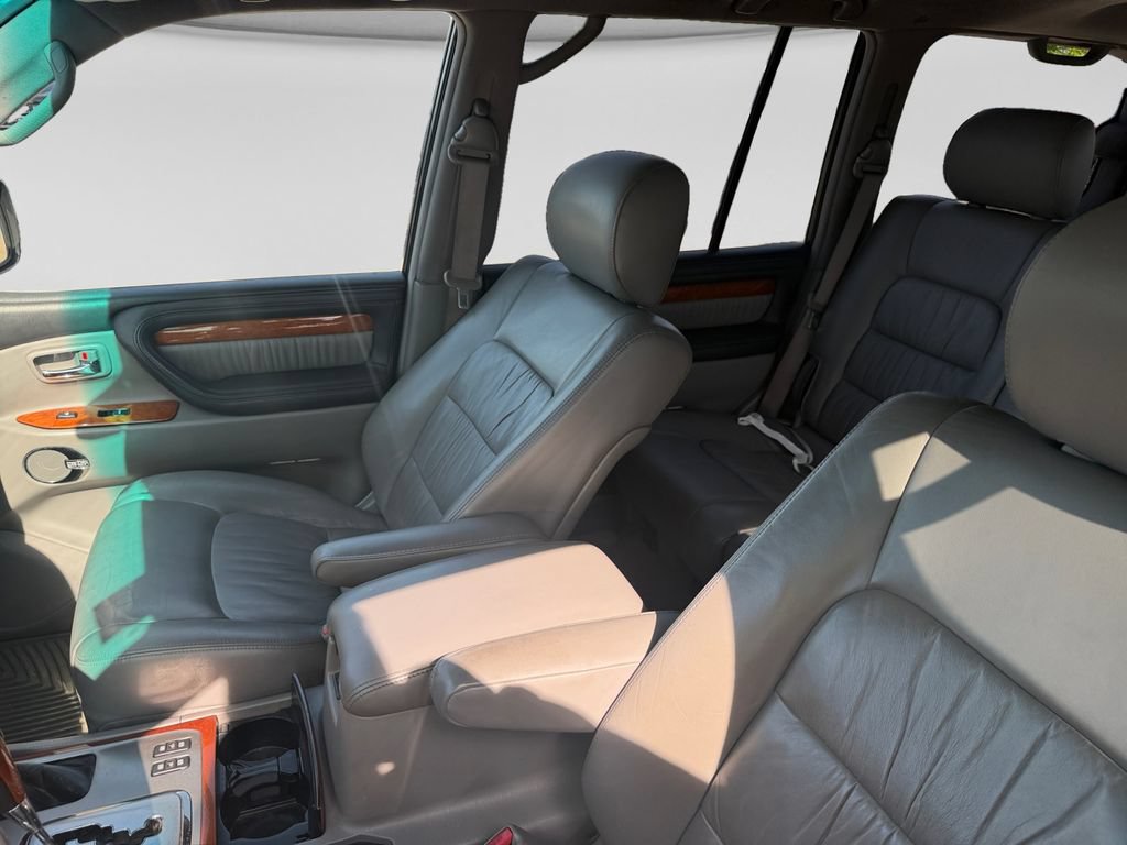 Used 2004 Lexus LX 470 4WD w/ Preferred Accessory Pkg image 23