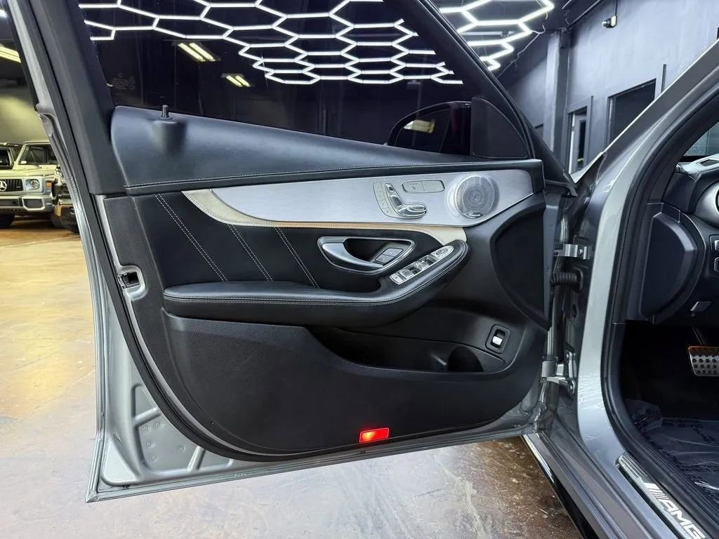 Used 2016 Mercedes-Benz C 63 AMG S image 12
