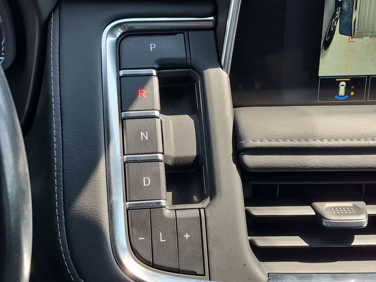 Used 2022 Chevrolet Tahoe LT w/ Luxury Package AWD/4WD image 9