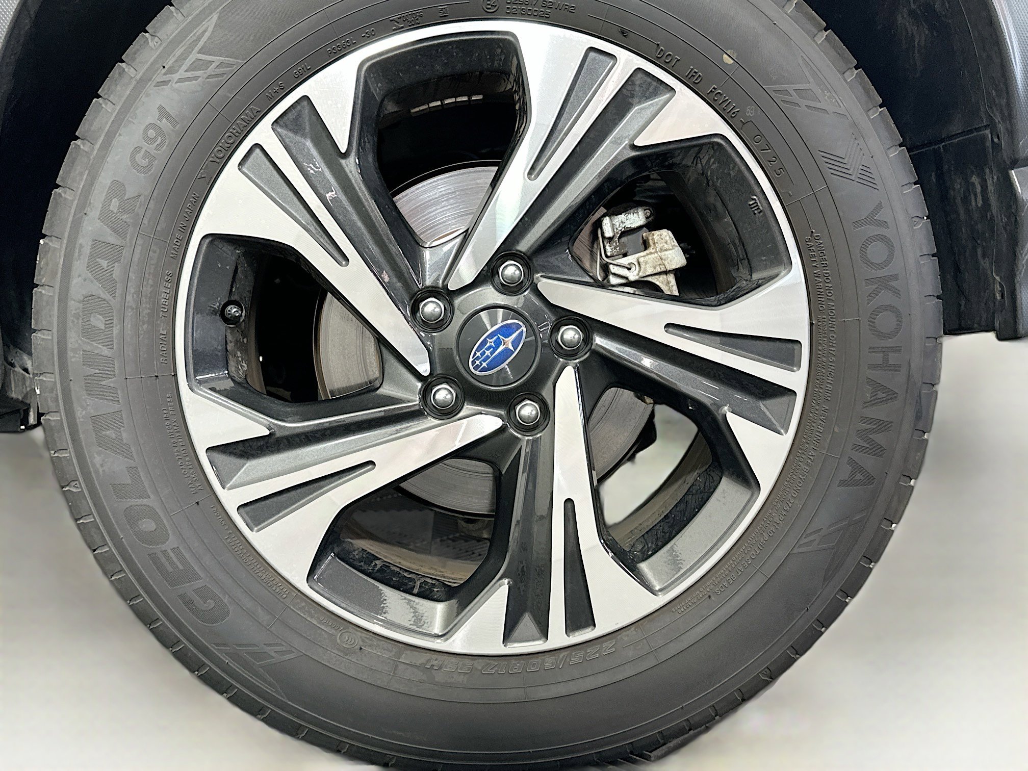 Used 2025 Subaru Crosstrek 2.0i Premium image 11