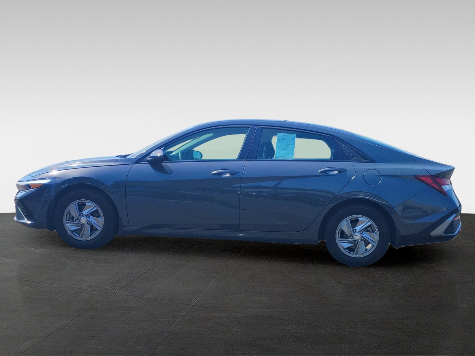 Certified 2025 Hyundai Elantra SE FWD image 8