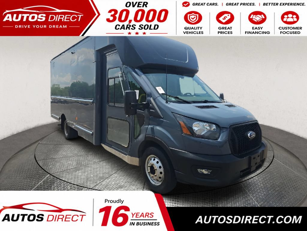 Used 2022 Ford Transit 350 DRW RWD image 1