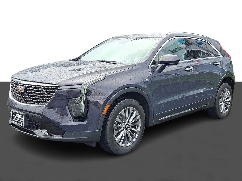 Used 2025 Cadillac XT4 Premium Luxury w/ Cold Weather Package image 3