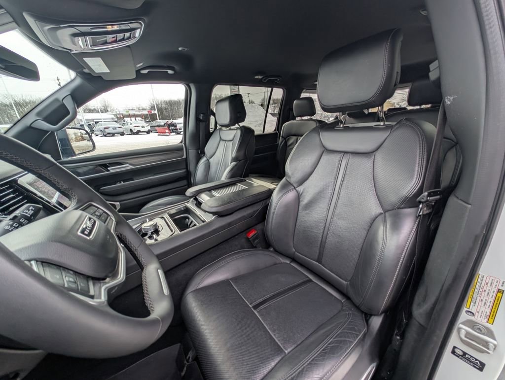 Used 2024 Jeep Wagoneer Series III image 13