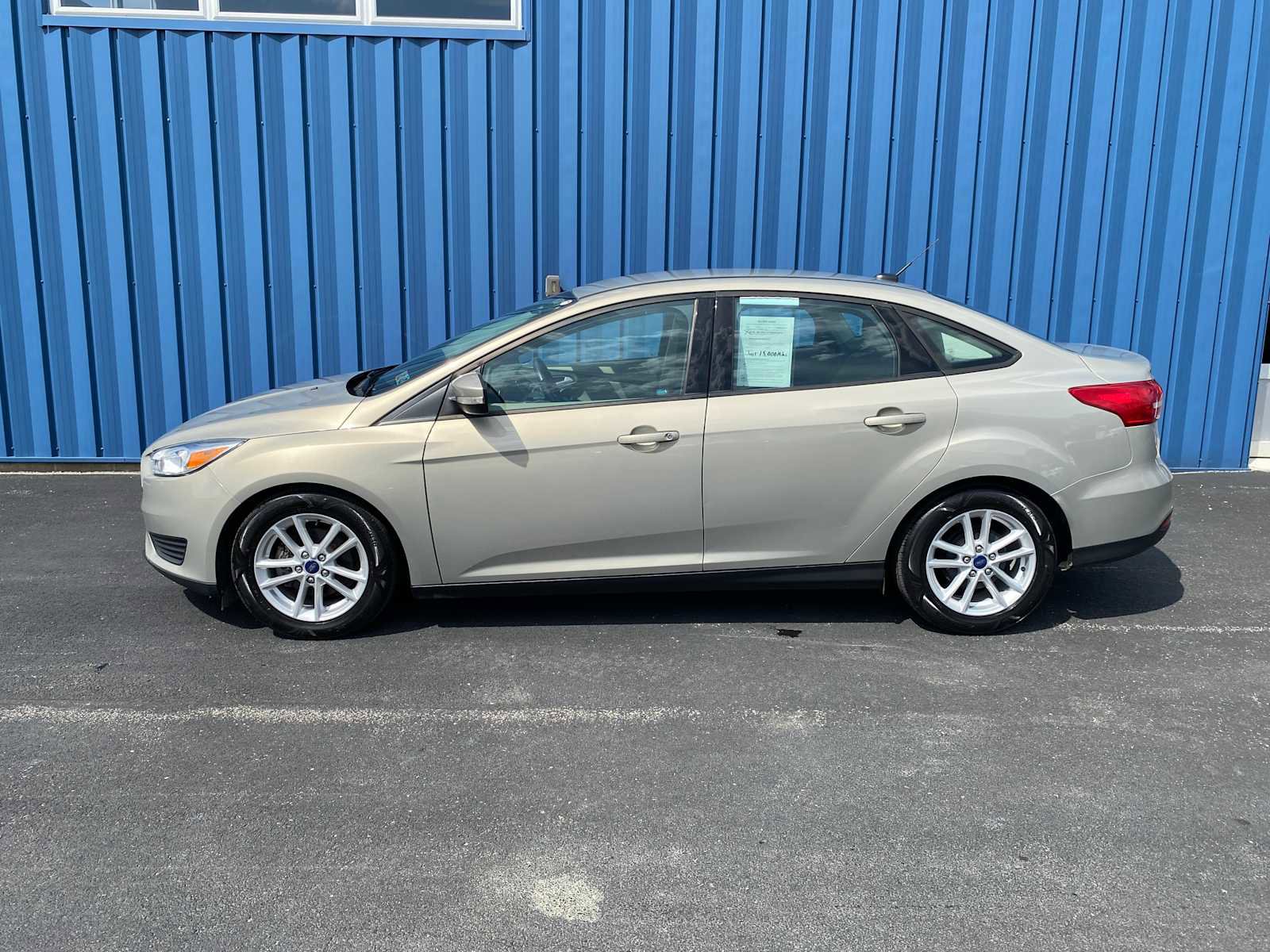 Used 2016 Ford Focus SE w/ SE Cold Weather Package image 13