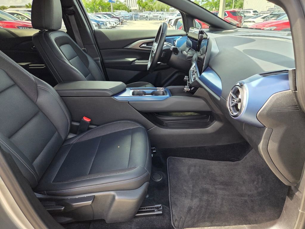 Certified 2025 Chevrolet Equinox EV LT w/ Convenience Package image 14