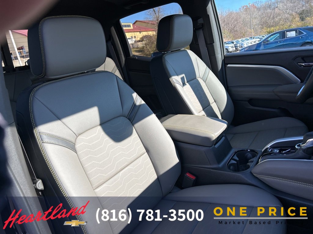 Used 2024 Chevrolet Colorado ZR2 w/ ZR2 Convenience Package III image 57