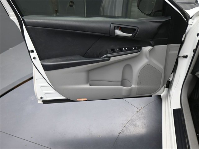 Used 2012 Toyota Camry LE image 17