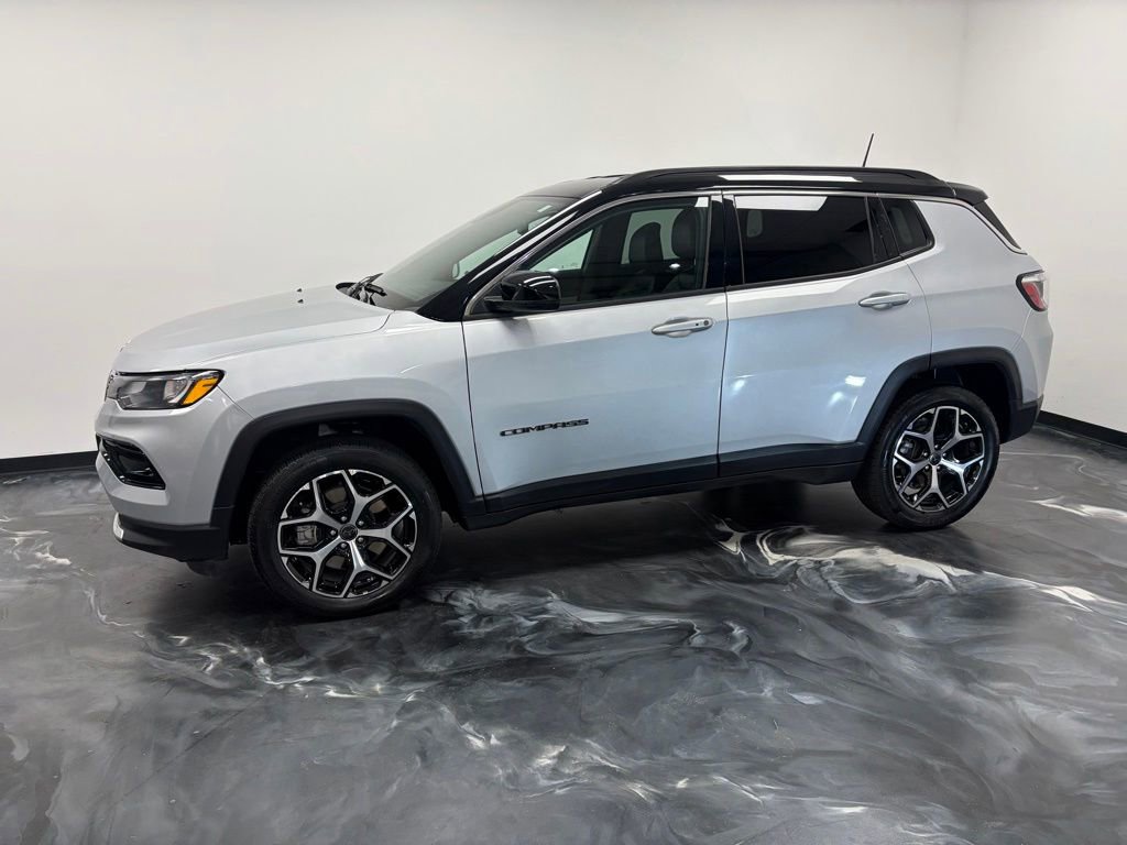 Used 2025 Jeep Compass Limited image 20