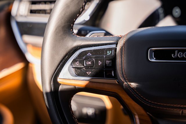 New 2025 Jeep Grand Cherokee Summit image 31