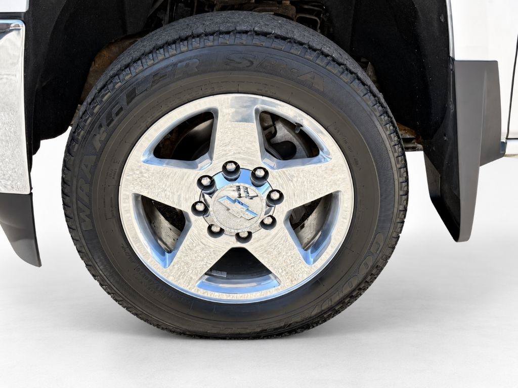 Used 2015 Chevrolet Silverado 2500 LT w/ LT Convenience Package AWD/4WD image 11