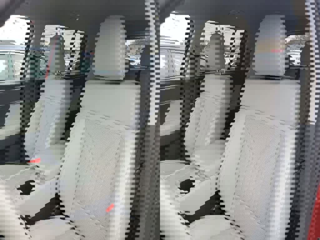 Certified 2025 Hyundai Santa Fe SEL image 3