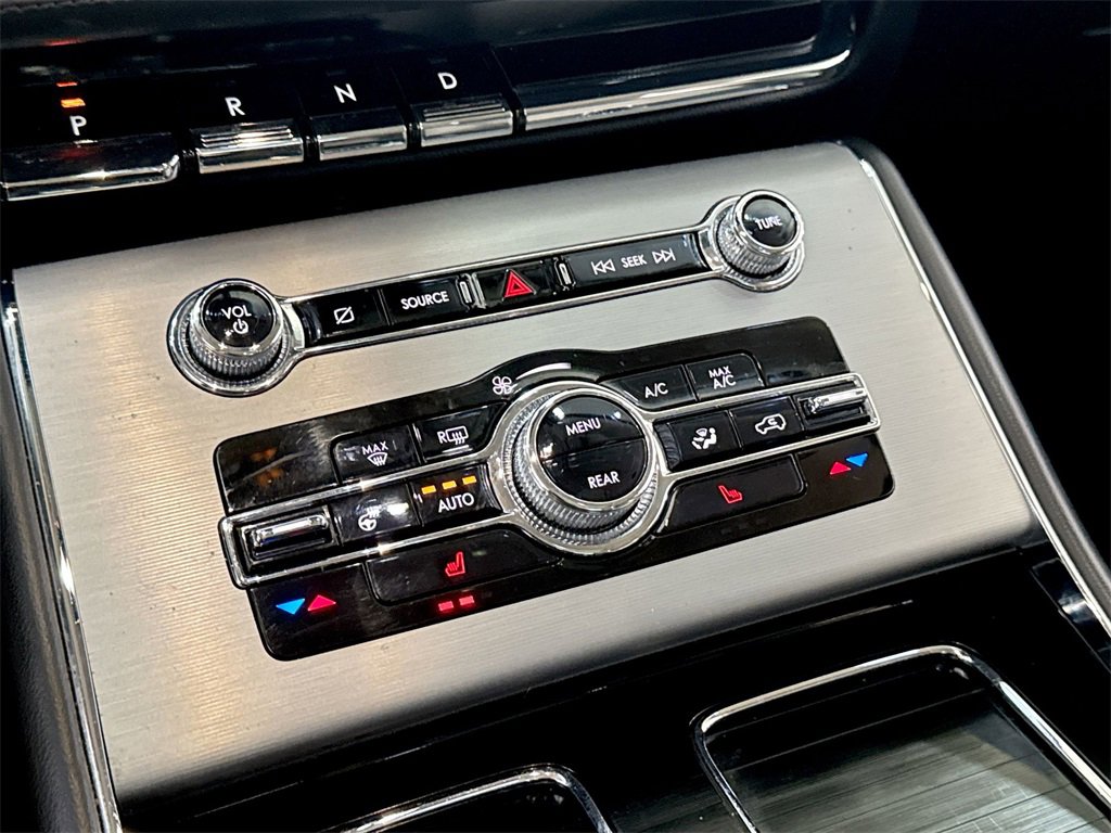 Used 2022 Lincoln Aviator AWD w/ Premium Package image 20