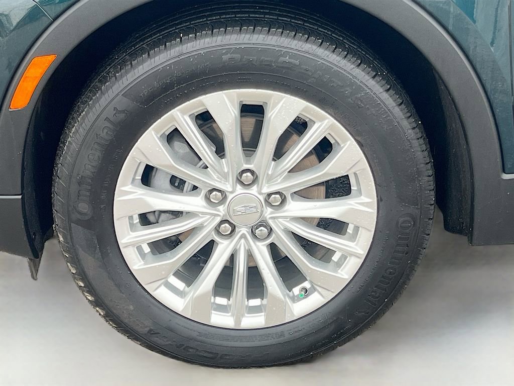 Used 2024 Cadillac XT4 Luxury w/ Cold Weather Package FWD image 32