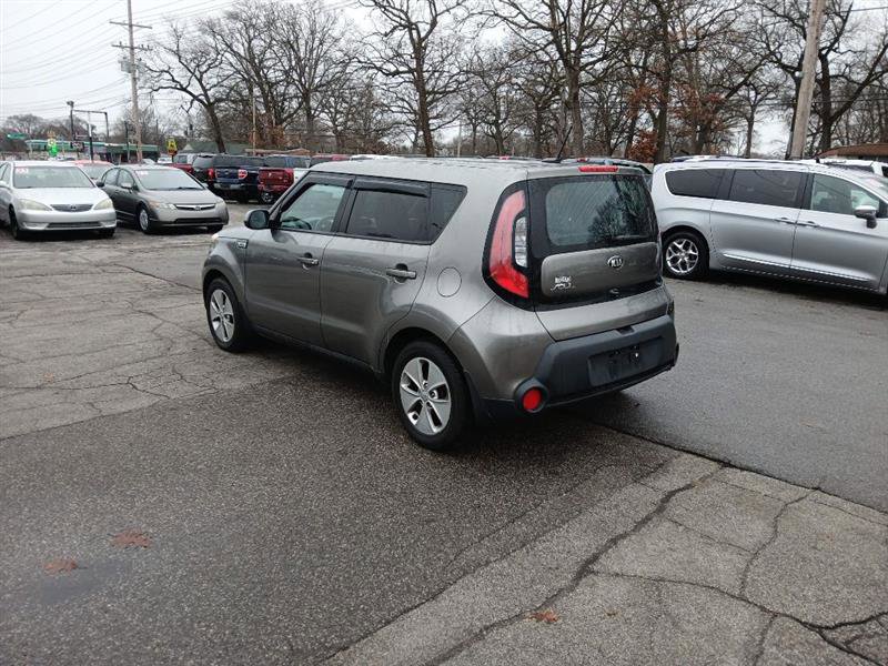 Used 2015 Kia Soul FWD image 5