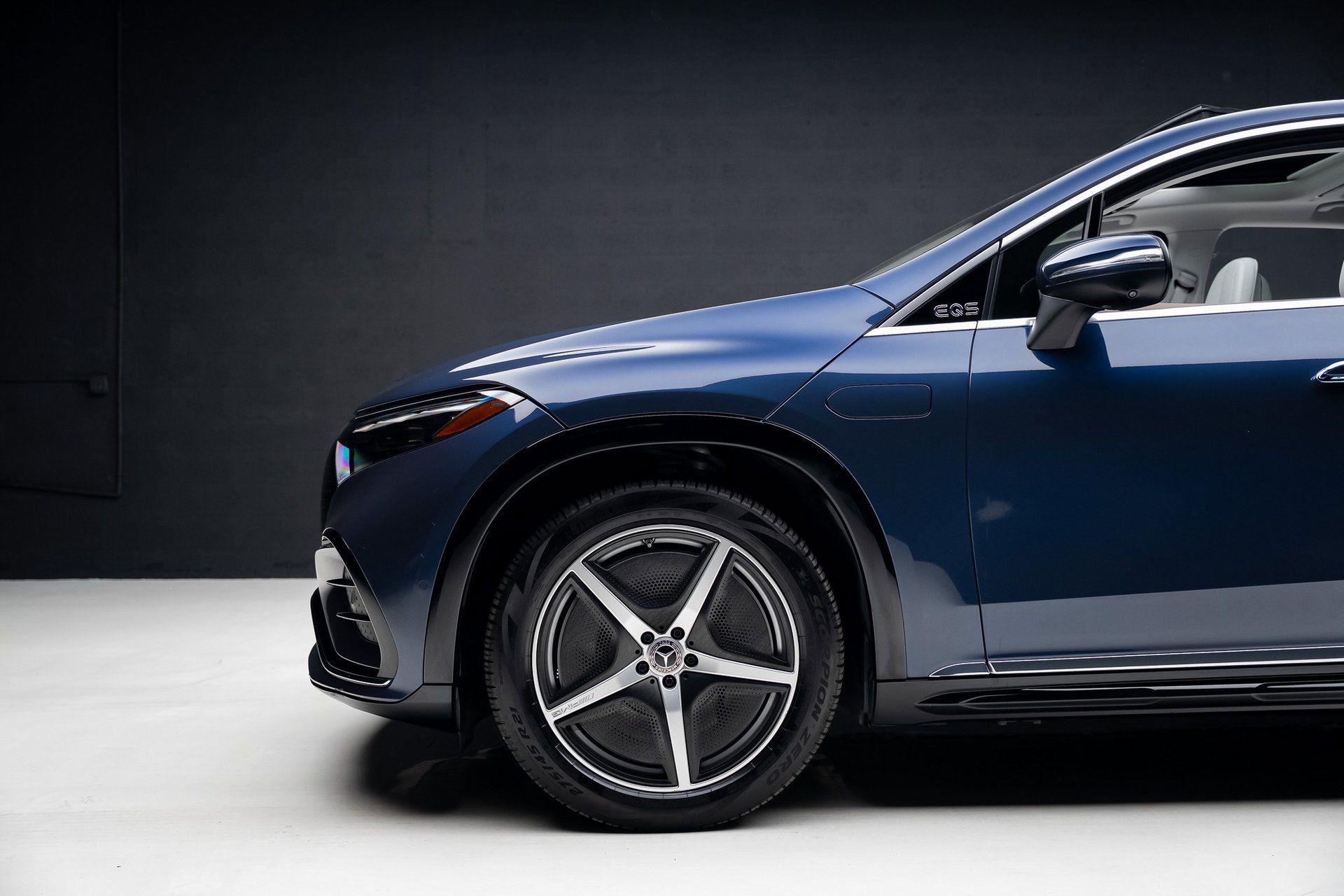 Used 2023 Mercedes-Benz EQS 450+ 4MATIC SUV w/ AMG Line Exterior Package image 18